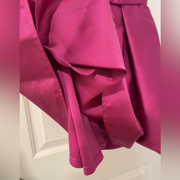 Fuchsia evening dress with pockets. Size M but fits more like L. Cute and girly - Picture 5 of 6